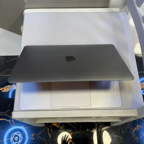 MacBook Air (M1, 2020)