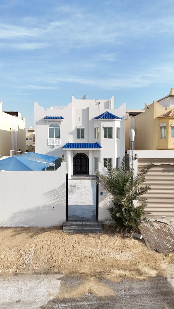 Villa in Al Wakrah For Sale