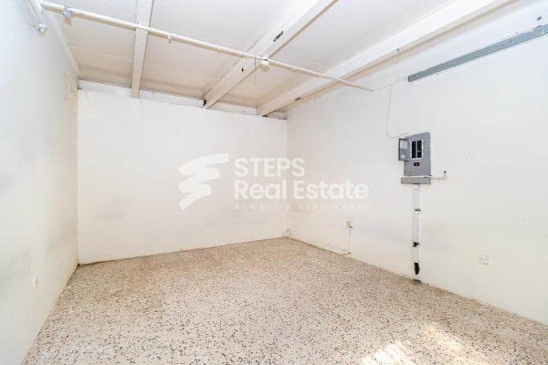 1,300 sqm Warehouse for Rent