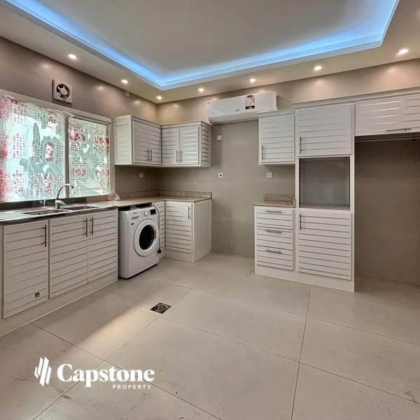 Spacious 5BR Villa with Pool