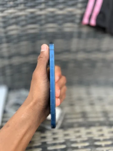 Apple iPhone 12