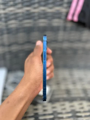 Apple iPhone 12