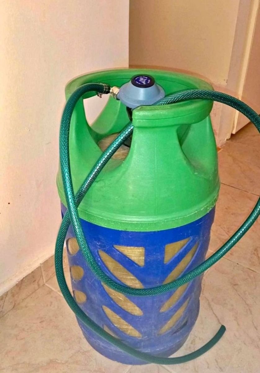 Gas cylinder and regulator