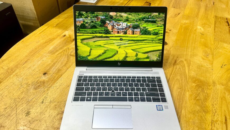 HP ELITEBOOK 840 G5 + DOCKING STATION