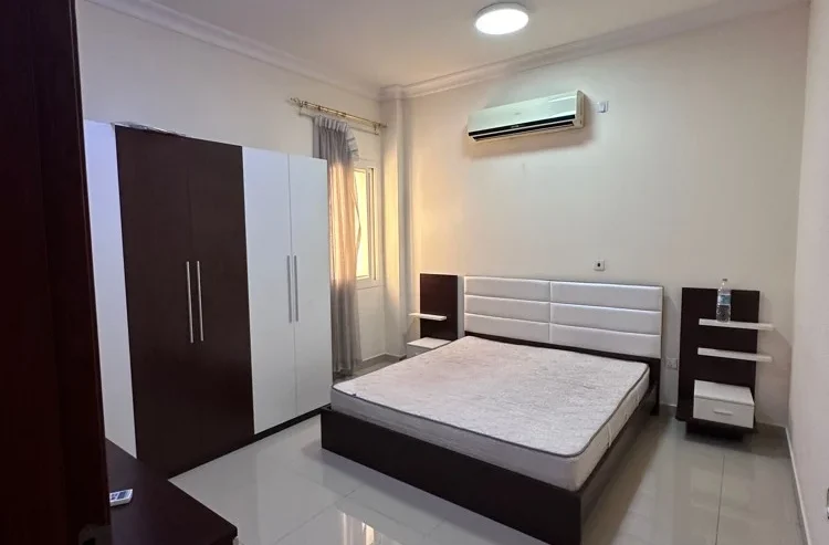 metro Doha 1bhk-half furniture