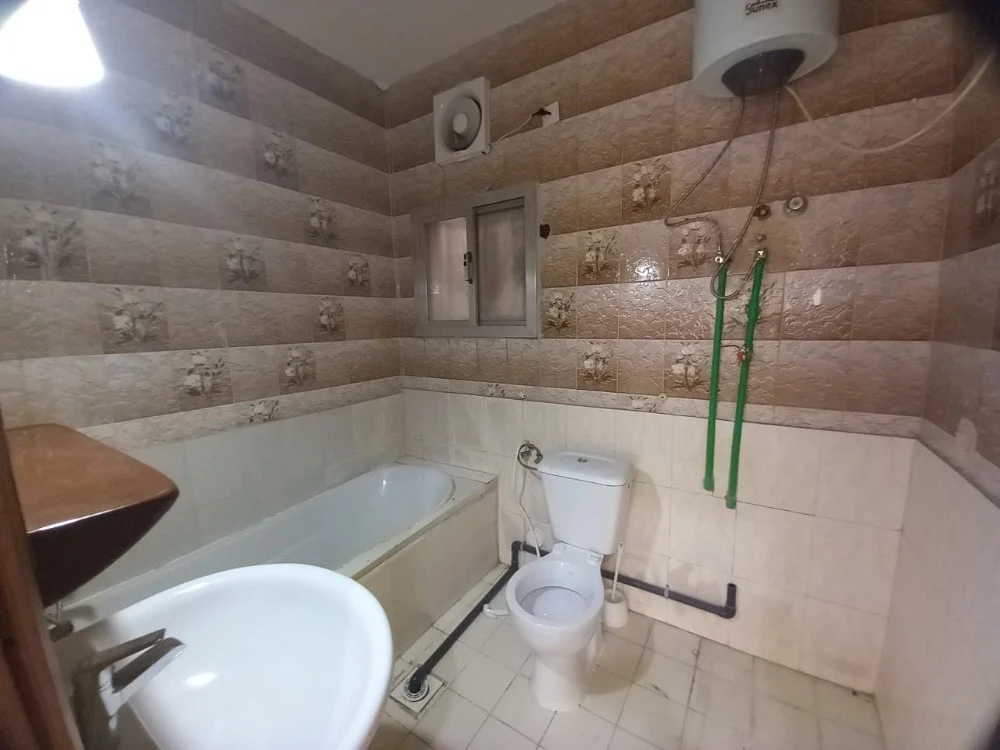 luqta 4 rooms hall 3 toilets 5000