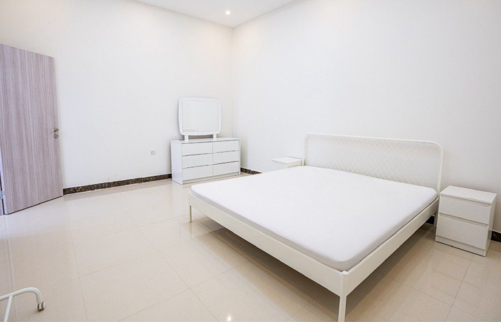 For rent a room and a hall