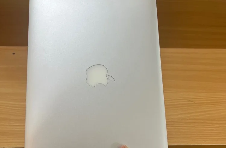 MacBook Pro (13-inch, i5) 512GB SSD