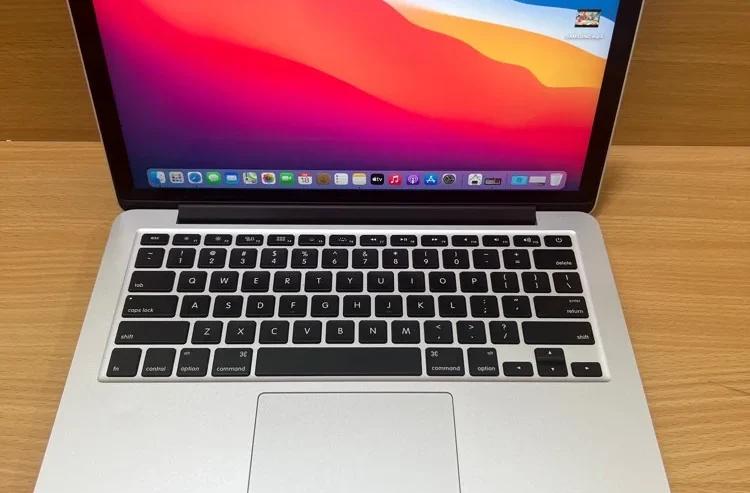 MacBook Pro (13-inch, i5) 512GB SSD