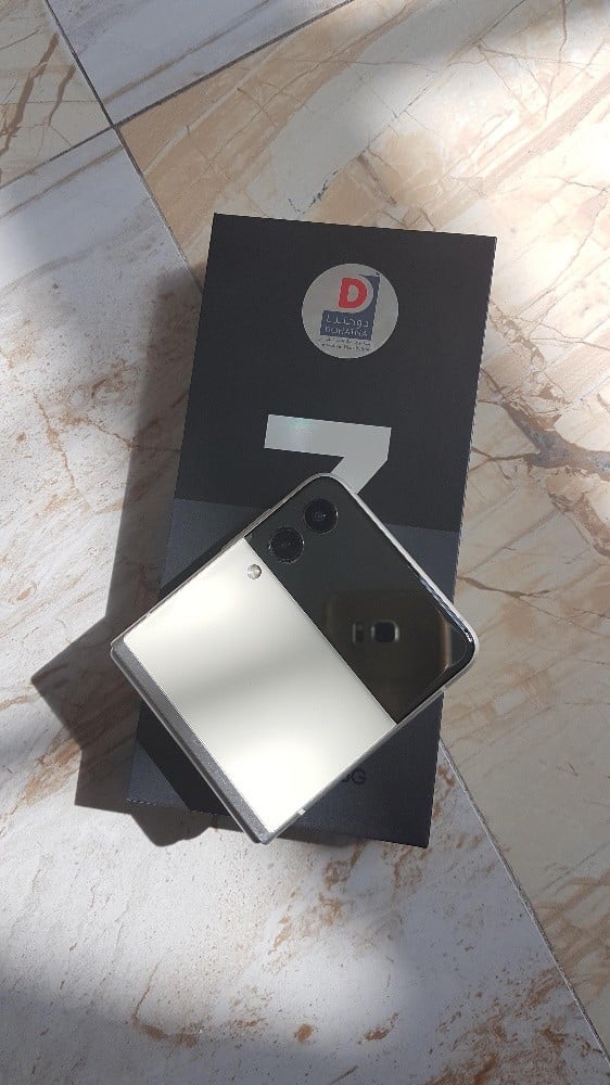 Samsung flip z3 for sale