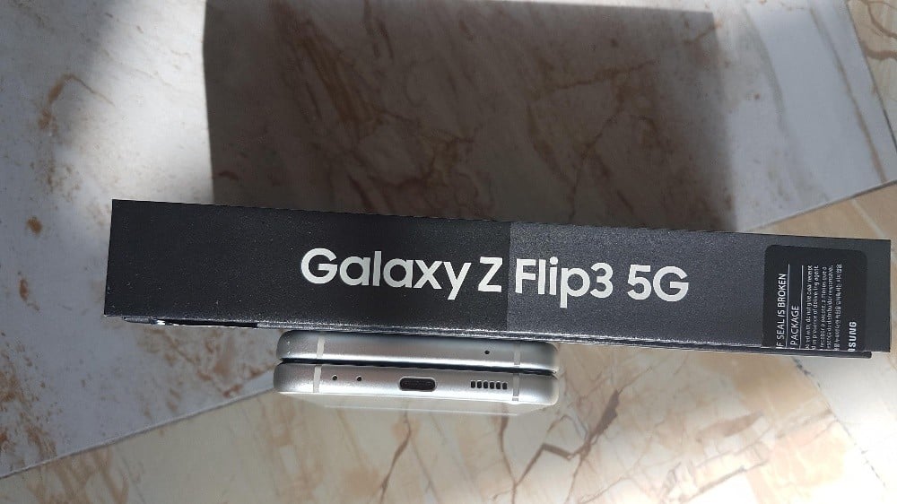 Samsung flip z3 for sale