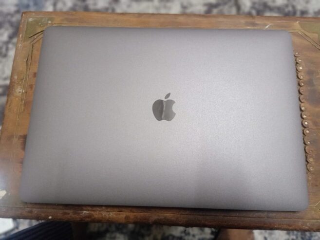 MacBook Pro (15-inch, 2017) A1707 Touch Bar