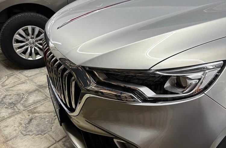 Hongqi HS5
