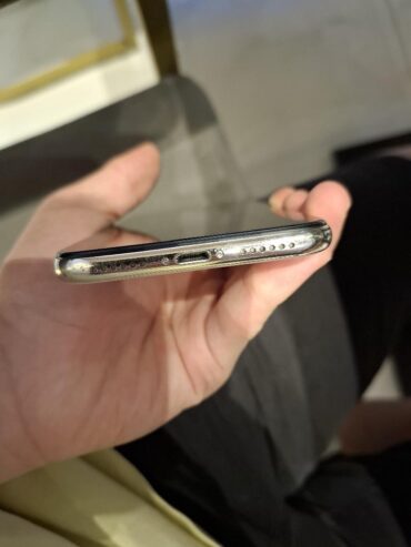 Apple iPhone X – For Sale (64 GB)