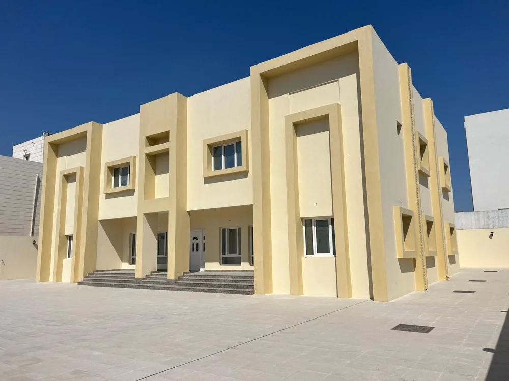 فيلا اول ساكن الوكرة مساحة ١٠٠٠