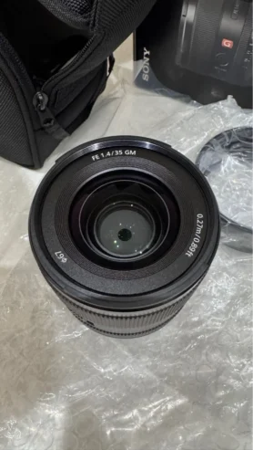 للبيع عدست سوني.       For sale: Sony lens.
