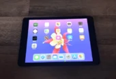 IPAD AIR 32 GB WITH CHARGER