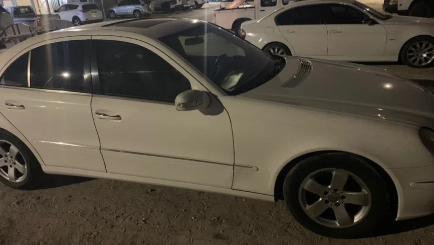 Mercedes Benz E240