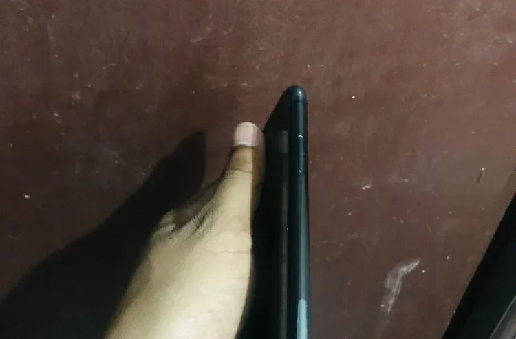 64Gb  IPhone