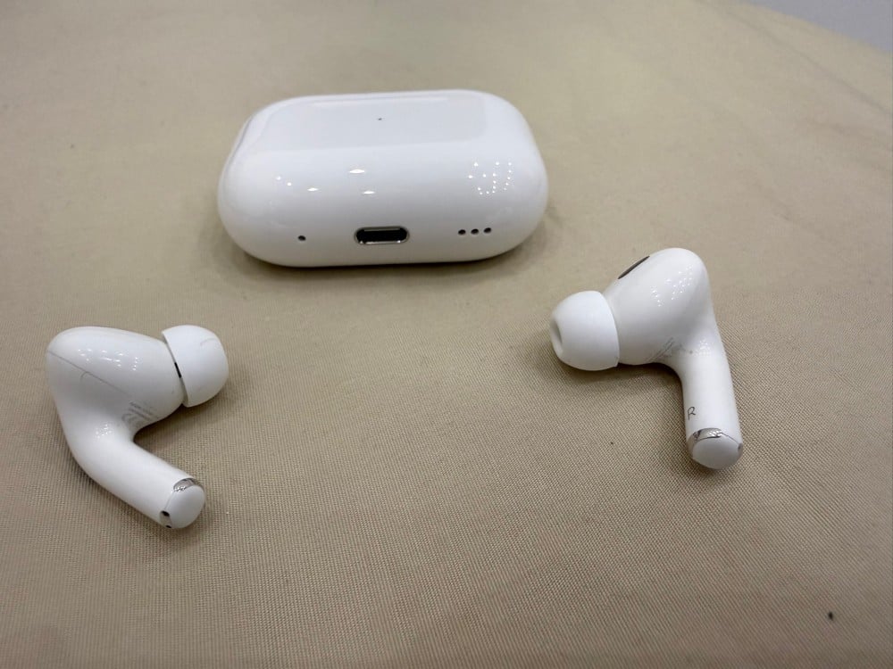 Air Pods Second Generation Pro