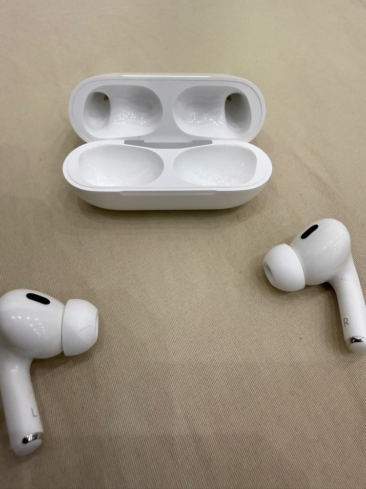 Air Pods Second Generation Pro