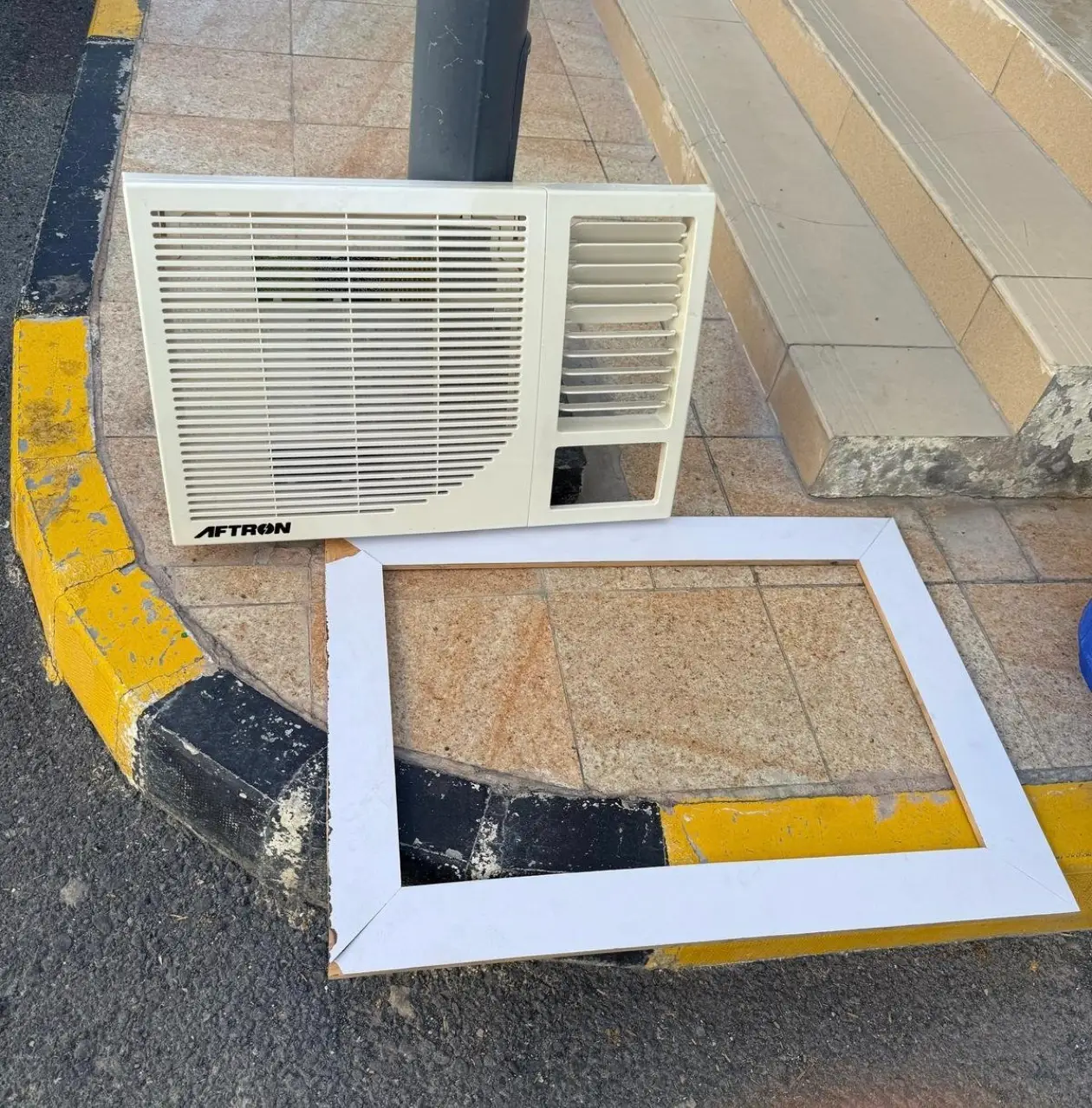 Good Ac low price best deal call me 30375744