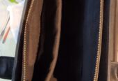 👜 ALDO Women’s Office Bag – For Sale A smart and stylish choice for work, school, or travel, this bag combines fashion and function.