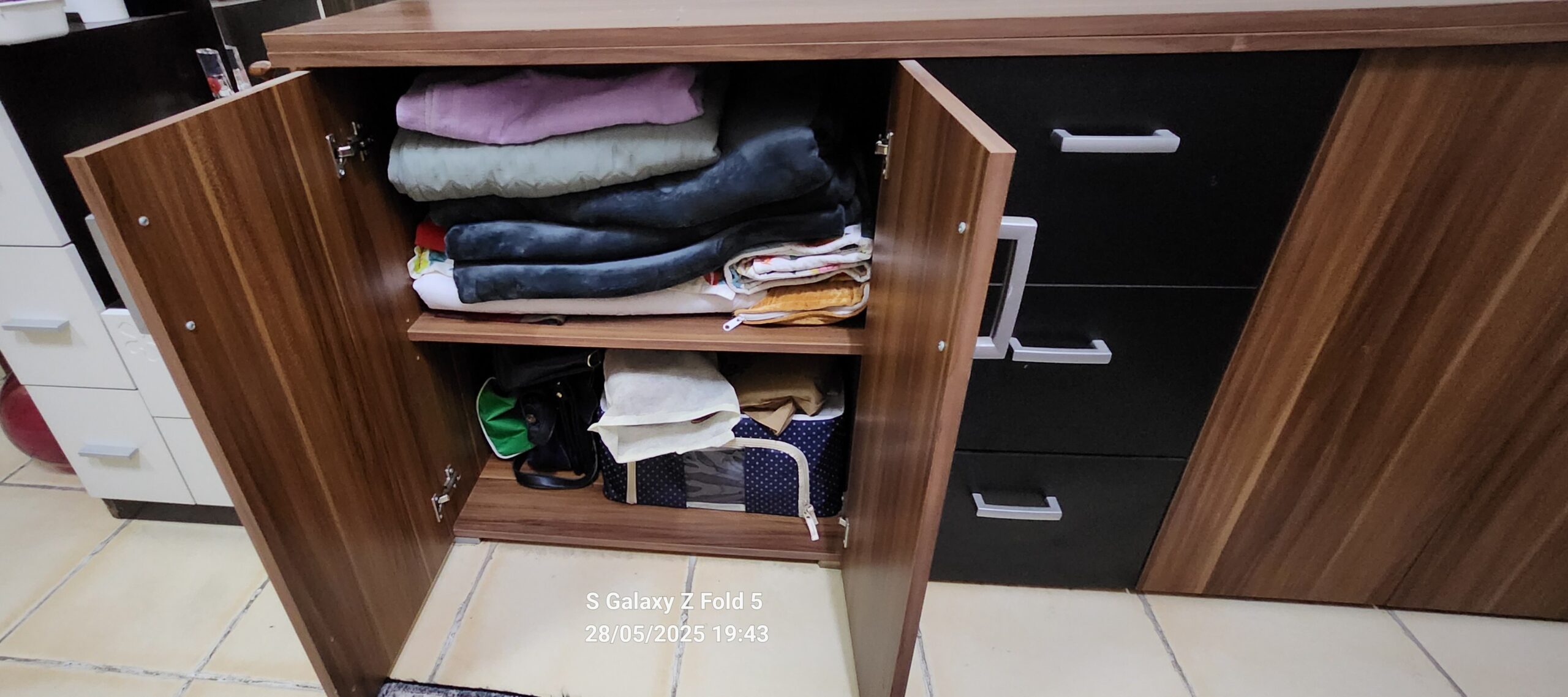 Cabinet (180x80x 43) from PAN-HOME for Sale – Good Condition