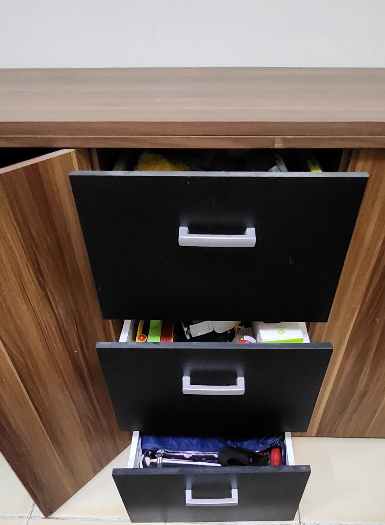 Cabinet (180x80x 43) from PAN-HOME for Sale – Good Condition