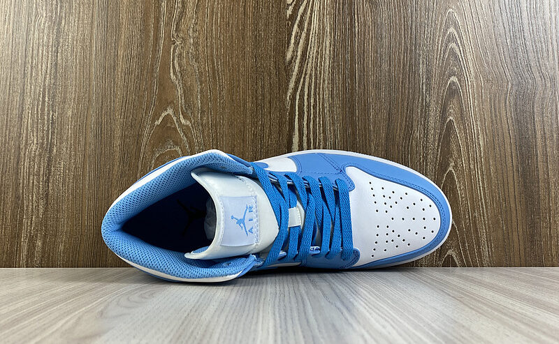 Air Jordans 1 Retro Mid University Blue