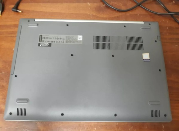 Lenovo Ideapad 320-15IKB Top End