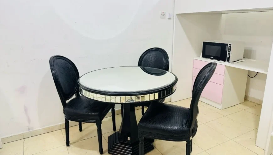 dining table with 3 chair for sal