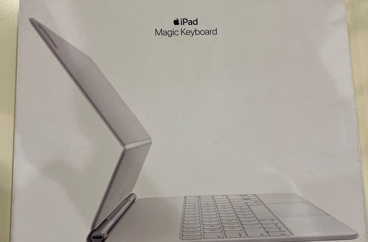 Magic Keyboard iPad 12.9 M2