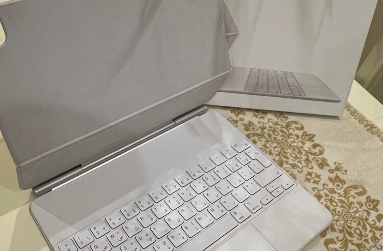 Magic Keyboard iPad 12.9 M2