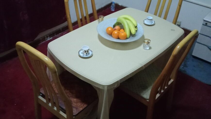 Well Maintained dining table set