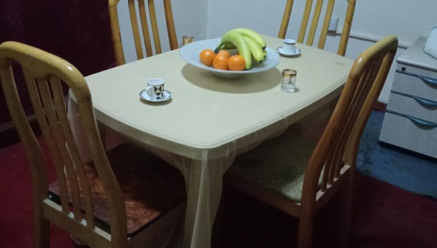 Well Maintained dining table set