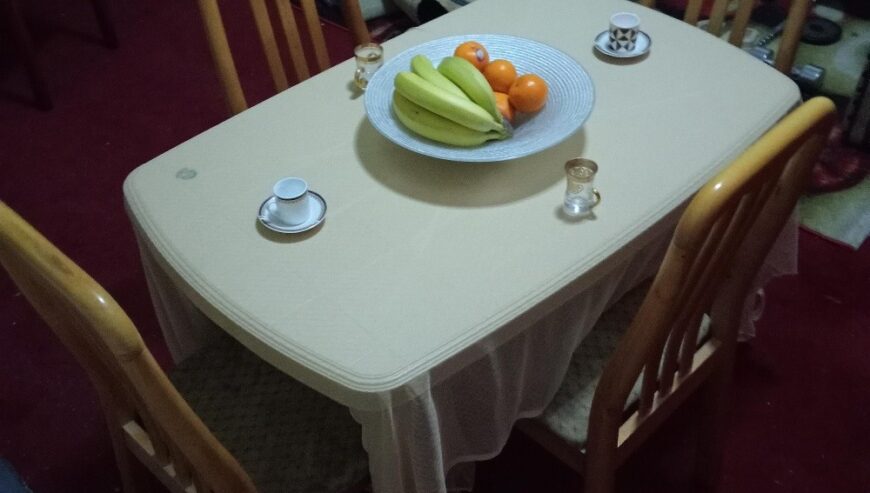 Well Maintained dining table set
