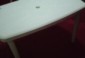 Well Maintained dining table set