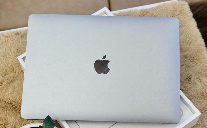 Apple MacBook Air M2