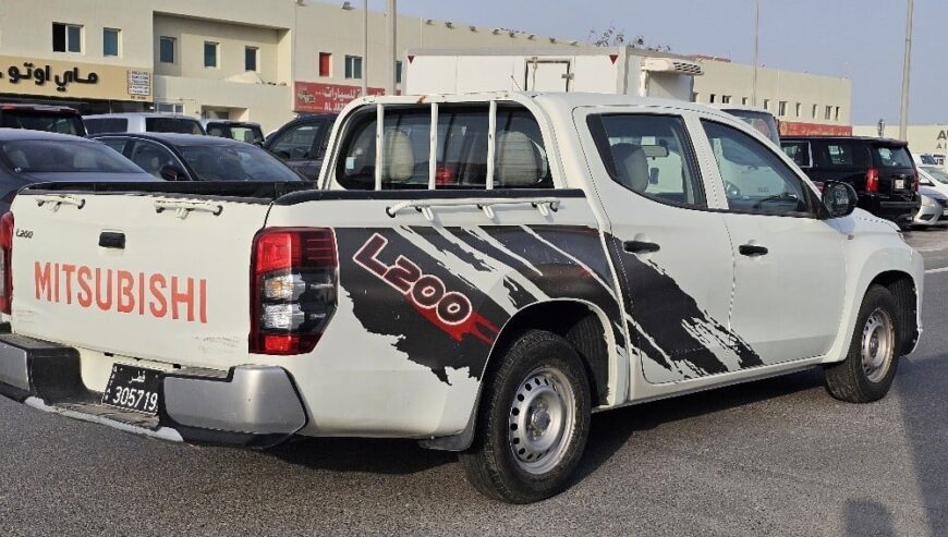Mitsubishi L200 Petrol M-2020