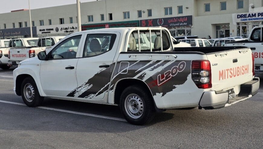 Mitsubishi L200 Petrol M-2020