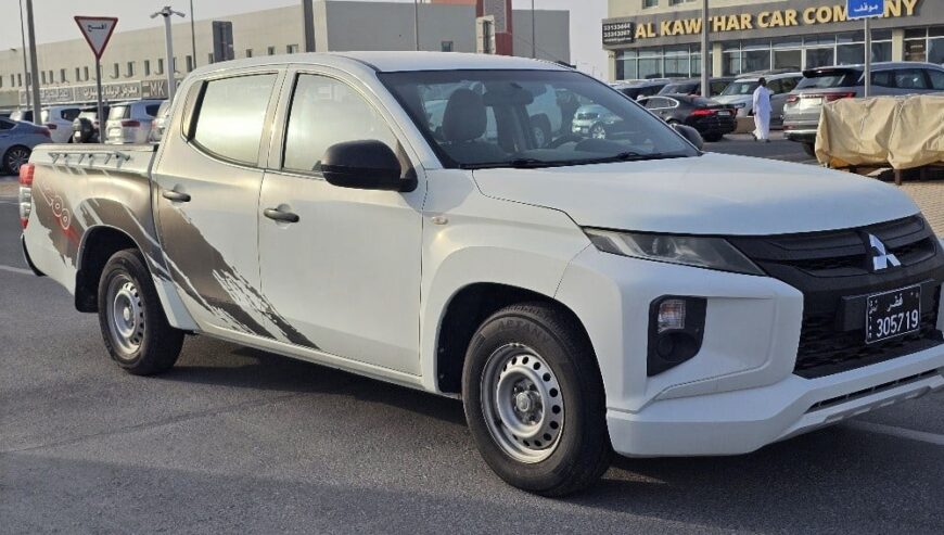 Mitsubishi L200 Petrol M-2020