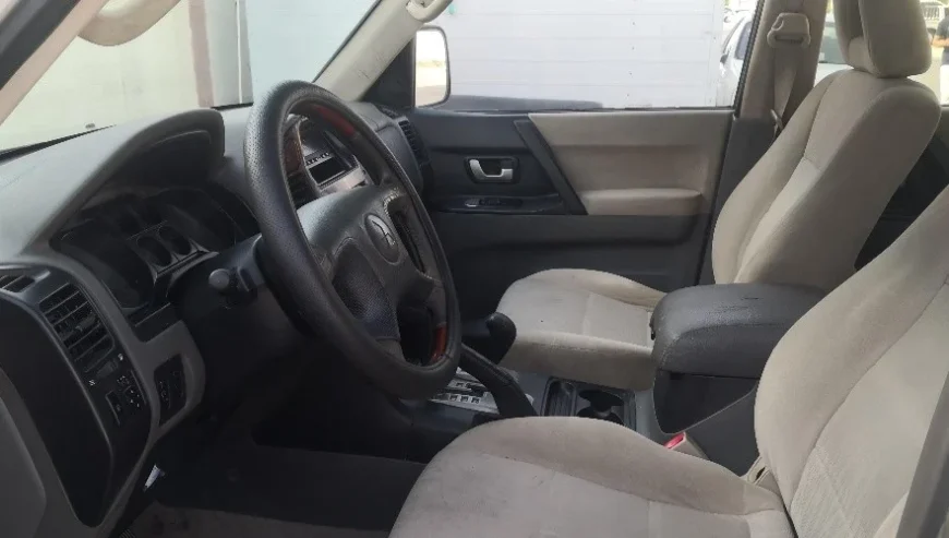Mitsubishi Pajero full option