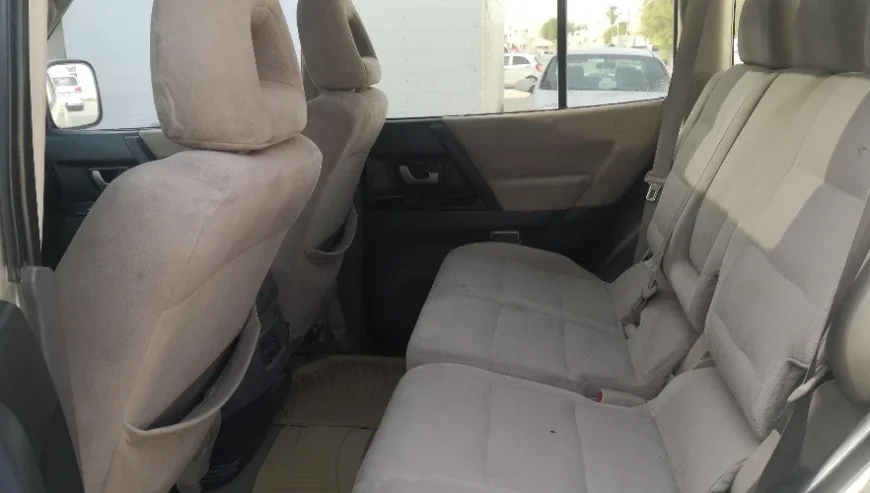 Mitsubishi Pajero full option