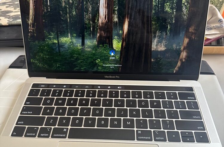 MacBook Pro 2018 i7 16gb 512ssd