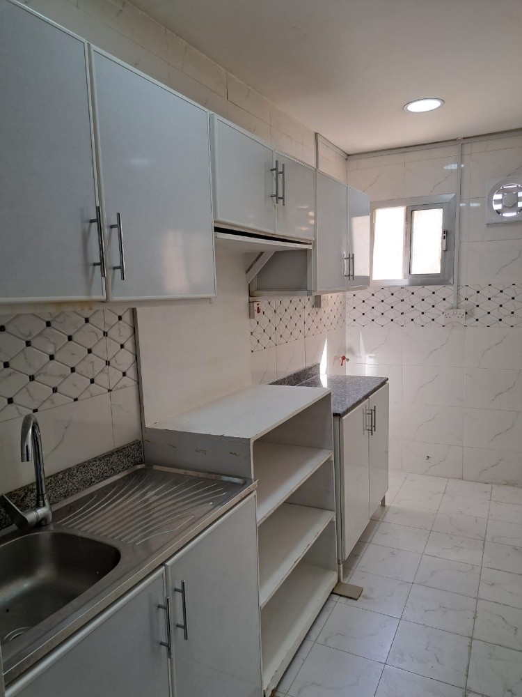 For rent apartment in Al-Aziziyah