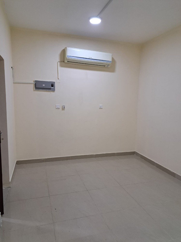 For rent apartment in Al-Aziziyah