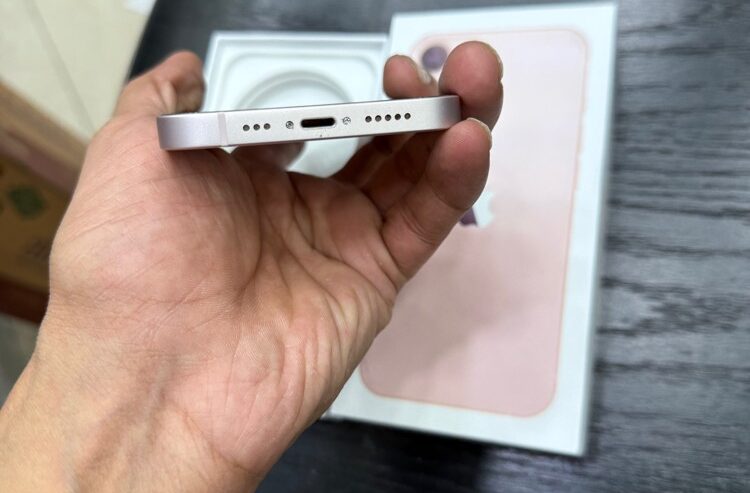 iPhone 13 pink colour