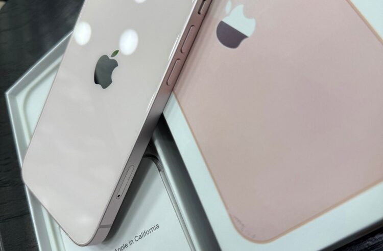 iPhone 13 pink colour