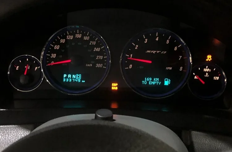SRT 8